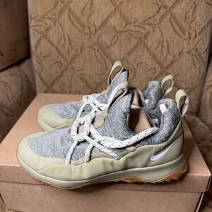 Nike City Loop Olive Green Running Sneakers AA1097-200 Women's 8 (No Insoles)